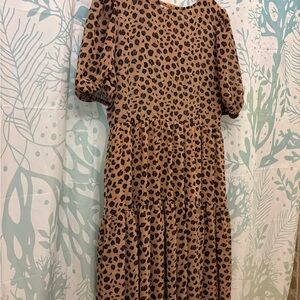 NFD
Lucia Abigail Dress
Brown Tan Tiered Puff Sleeve Dress
US Size 8